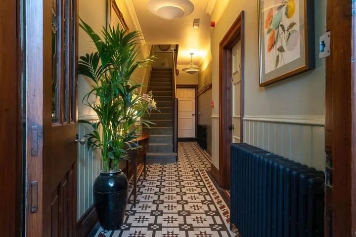 Hotel 2 of 61