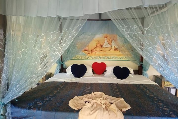 Room 11 of 50