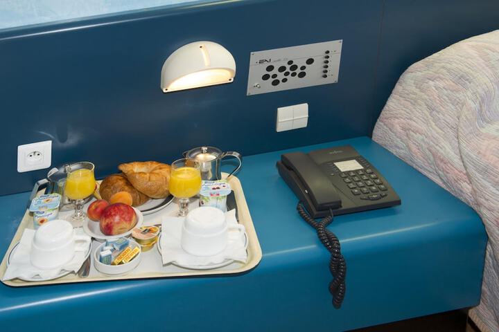 Breakfast/Coffee Service 34 of 34