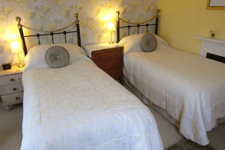 Room 2 of 42
