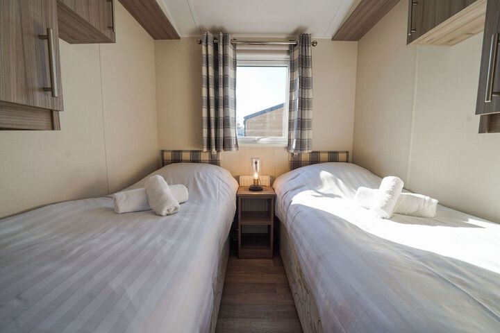 Room 3 of 38