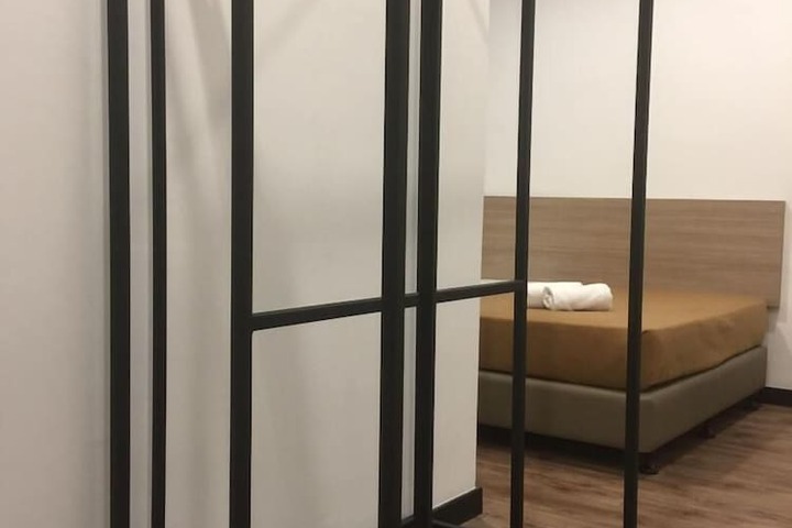 Room 7 of 35