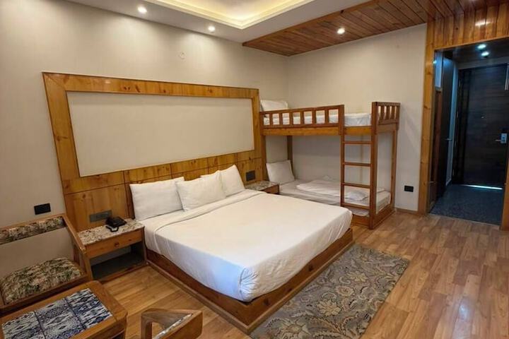Room 30 of 144