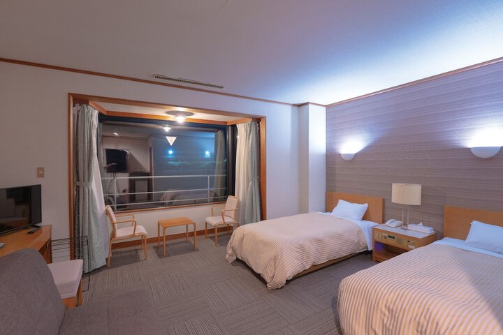 Room 5 of 30