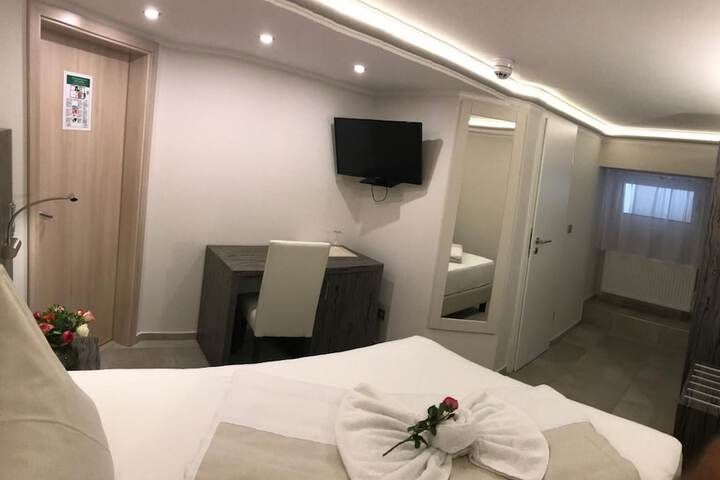 Room 29 of 63