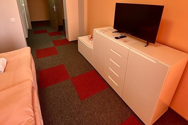 Room 15 of 30