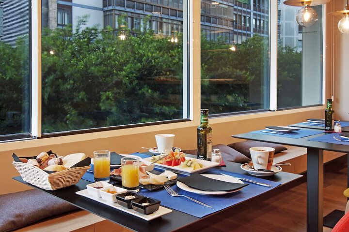 Breakfast/Coffee Service 30 of 43