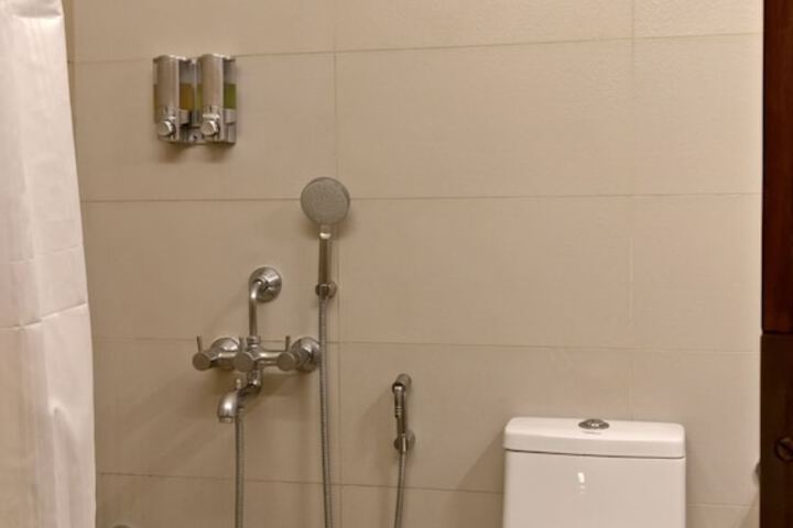 Room 12 of 64