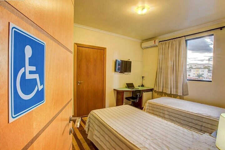 Room 8 of 30