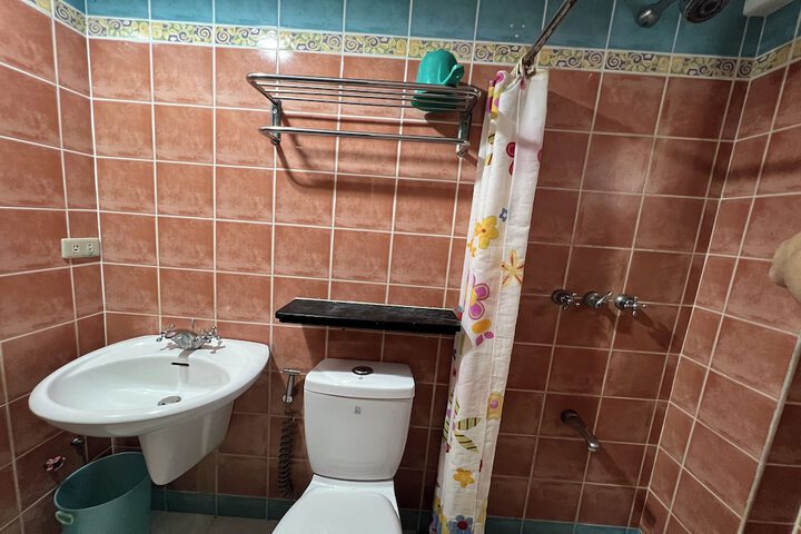 Room 34 of 46