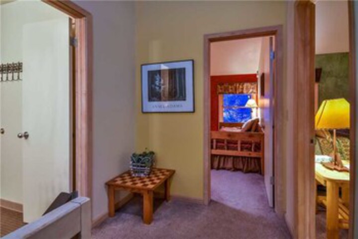 Room 13 of 27