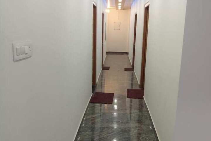 Room 11 of 17