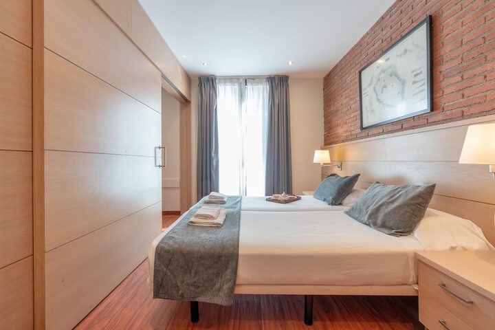 Room 9 of 32