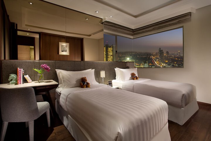 Room 4 of 40