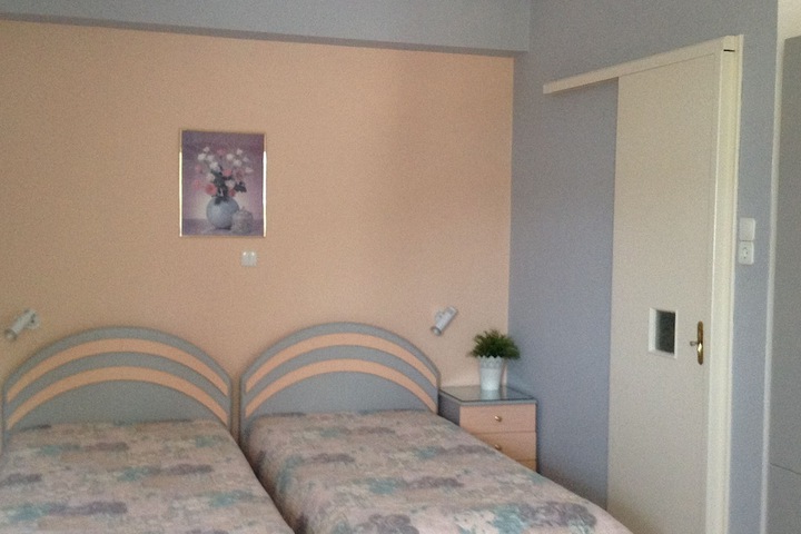 Room 10 of 42