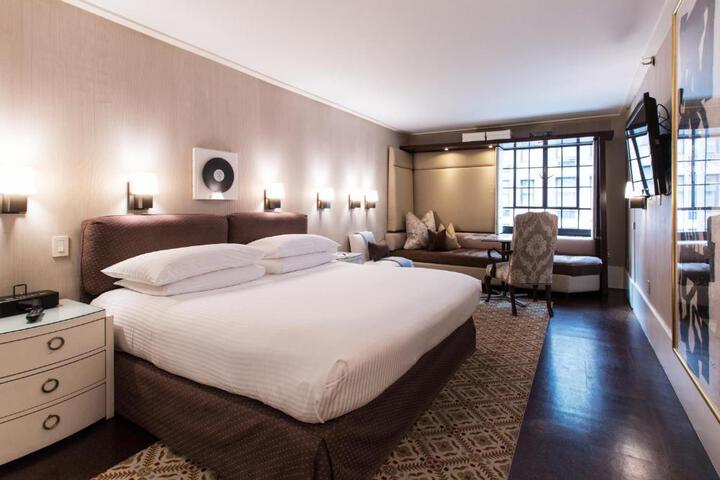 Luxury King Bed (1 of 10)