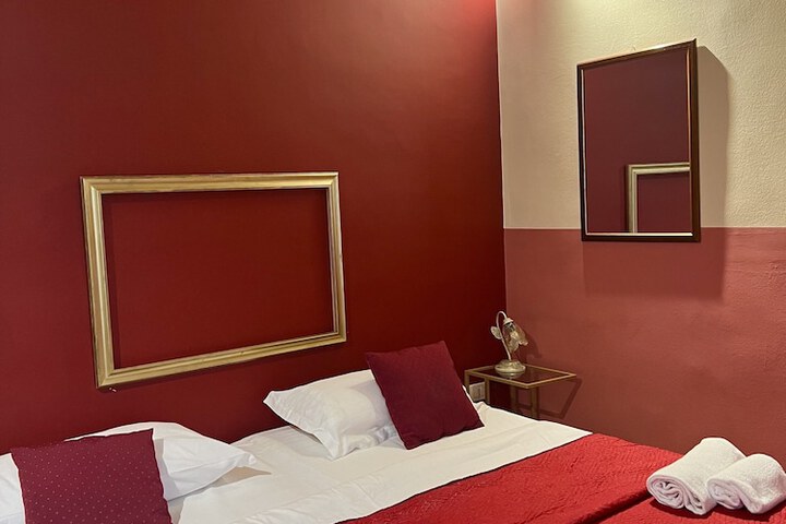 Room 24 of 40