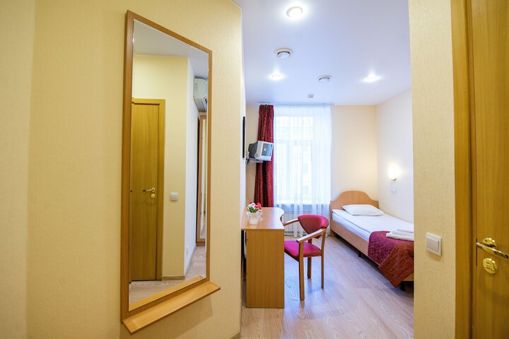 Room 5 of 48