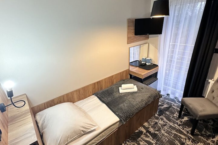 Room 3 of 110