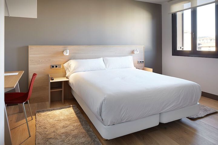 Room 4 of 39