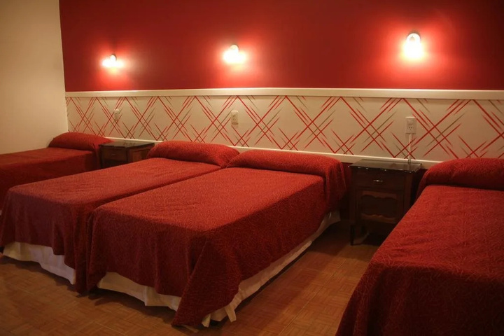 Room 4 of 11