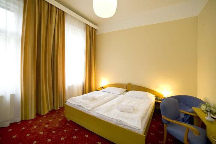 Room 10 of 60