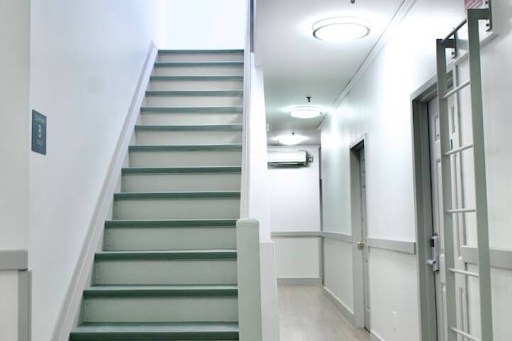 Ballroom/Hall 46 of 51