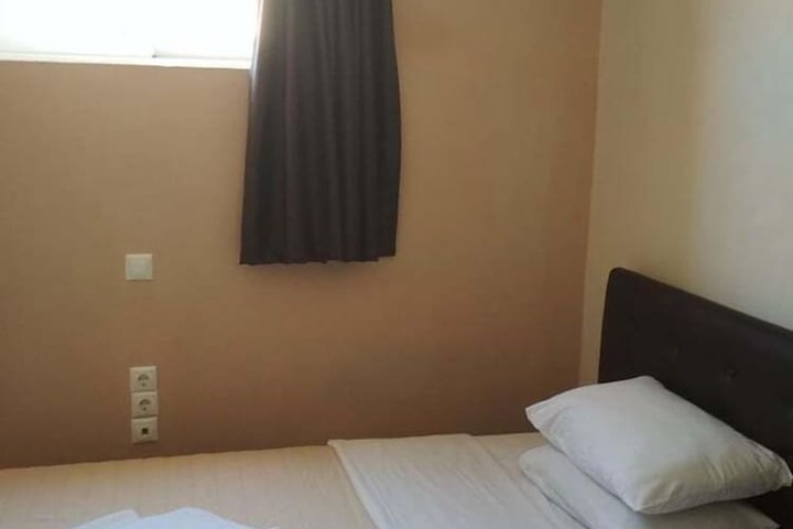 Room 14 of 48