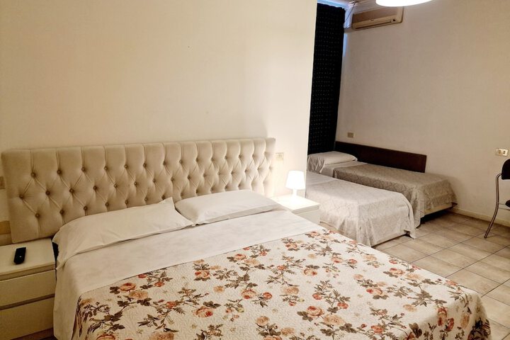 Room 27 of 69
