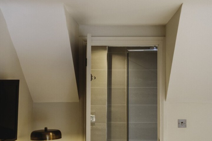 Room 16 of 20