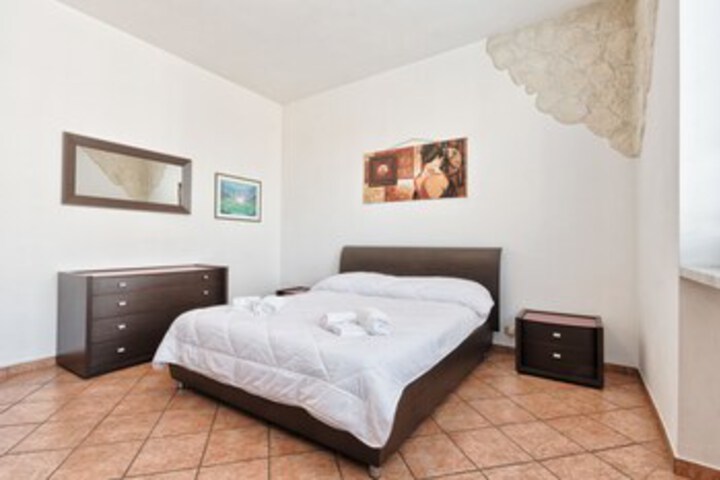 Room 8 of 20