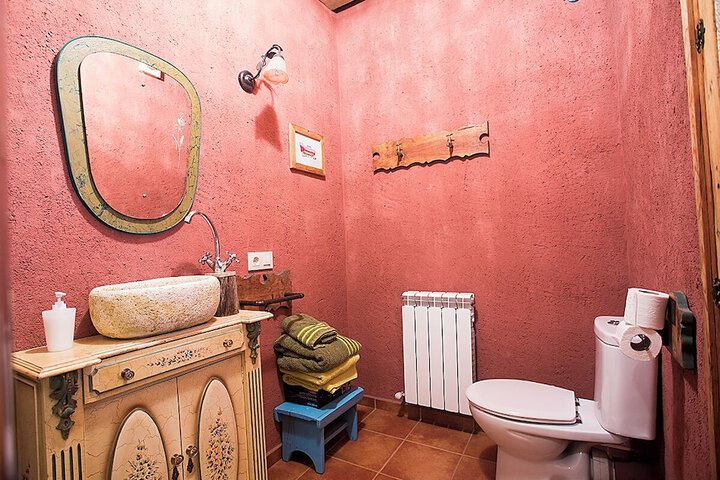 Room 11 of 28