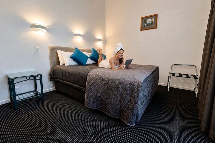 Room 9 of 34