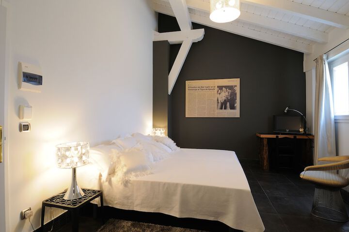 Room 5 of 32
