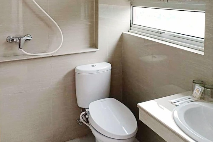 Room 12 of 20