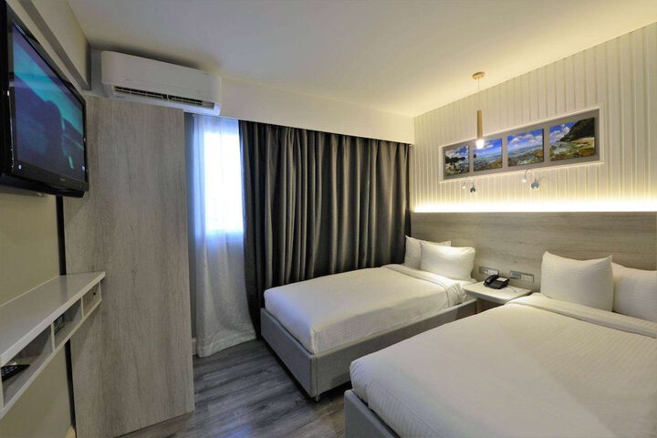 Room 7 of 29
