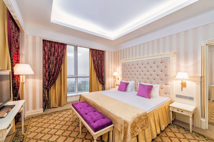Room 4 of 44