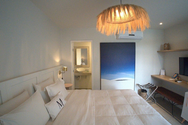 Room 4 of 12