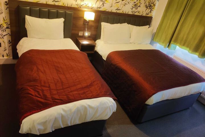 Room 18 of 37