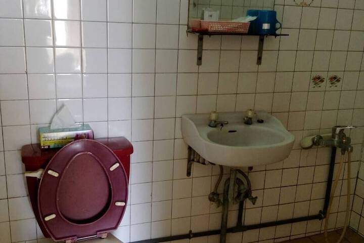Room 18 of 22