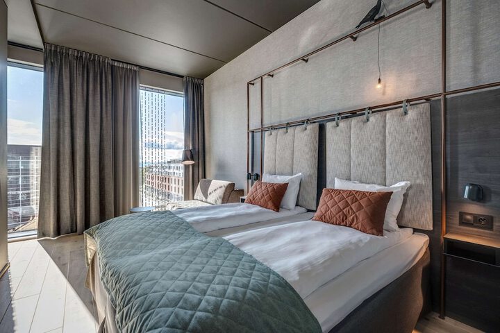 Room 28 of 73