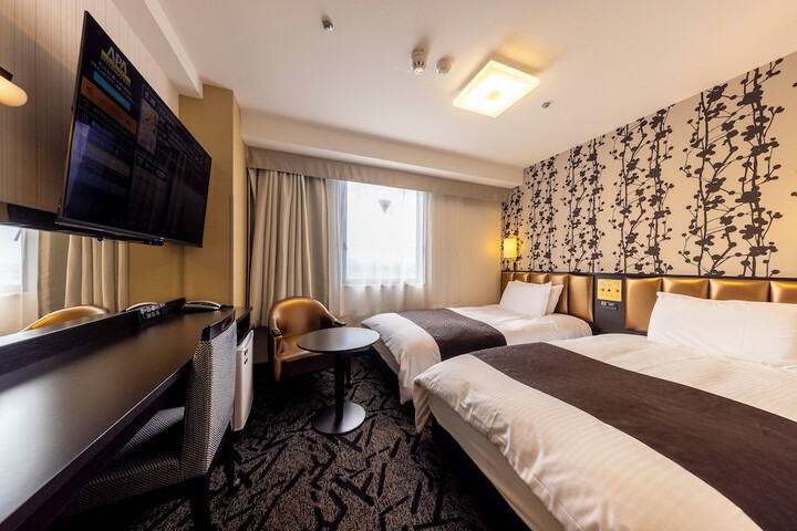 Room 9 of 24