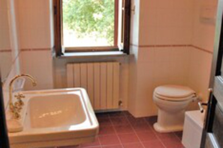 Room 3 of 34