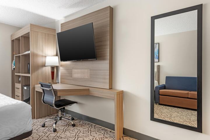 Room 9 of 27