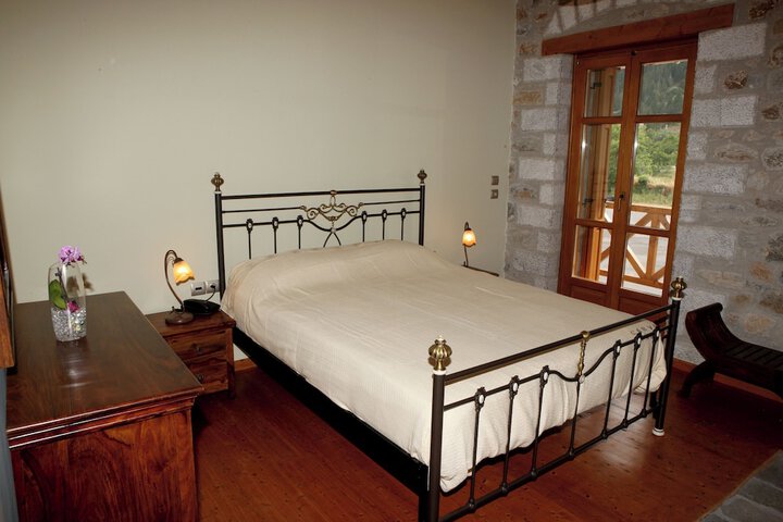 Room 8 of 35