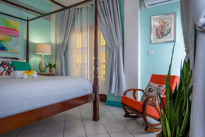 Room 4 of 27