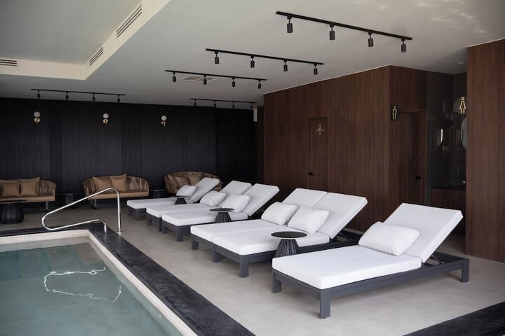 Pool 55 of 92