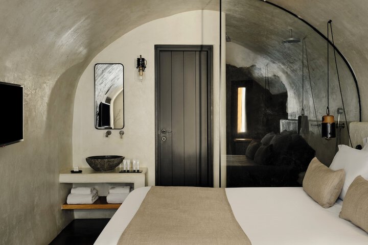 Room 73 of 303
