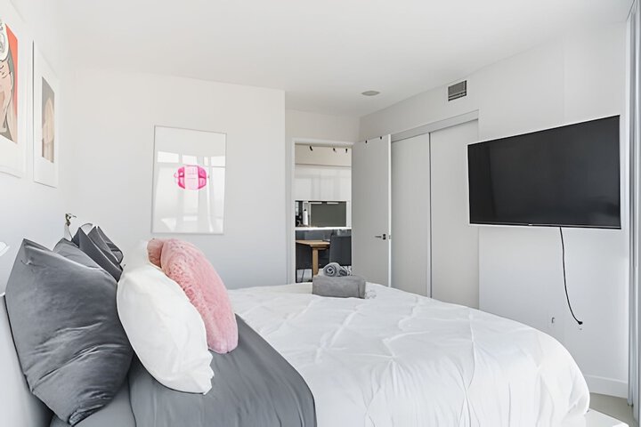 Room 10 of 354