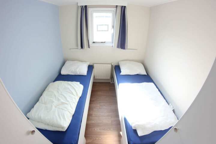 Room 3 of 40